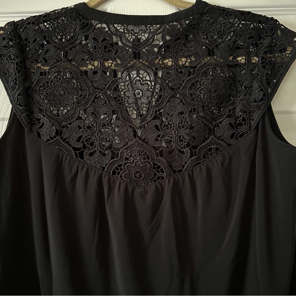 NWT WHBM Openwork Notch Tank - Picture 8 of 12